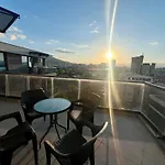 Lush Penthouses - Eluxory Apts Апартаменты