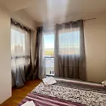 Lush Penthouses - Eluxory Apts Апартаменты Скопье