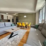 Lush Penthouses - Eluxory Apts Apartment Skopje