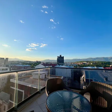 Lush Penthouses - Eluxory Apts Appartement *