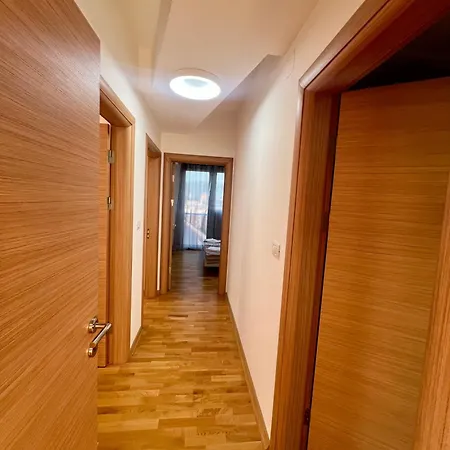 Lägenhet Lush Penthouses - Eluxory Apts