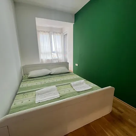 Lush Penthouses - Eluxory Apts Skopje