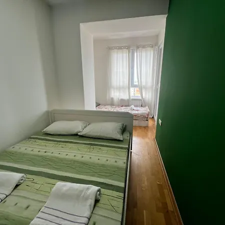 Lush Penthouses - Eluxory Apts *