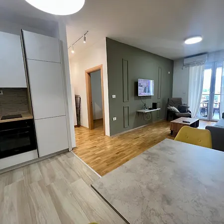 شقة Lush Penthouses - Eluxory Apts سكوبجي