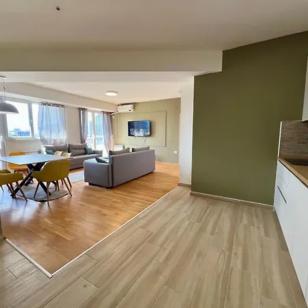 Lush Penthouses - Eluxory Apts * Skopje