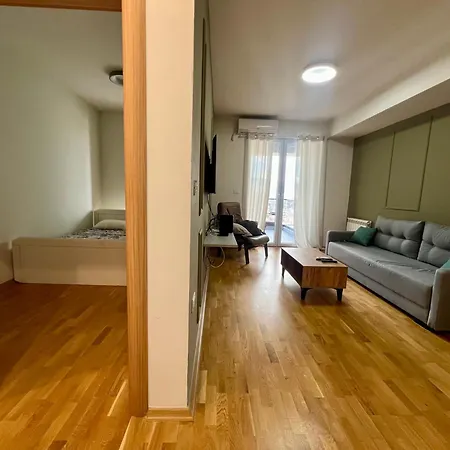 Lush Penthouses - Eluxory Apts Daire