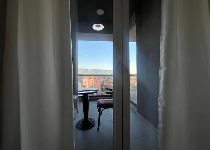 Apartment Lush Penthouses - Eluxory Apts Skopje