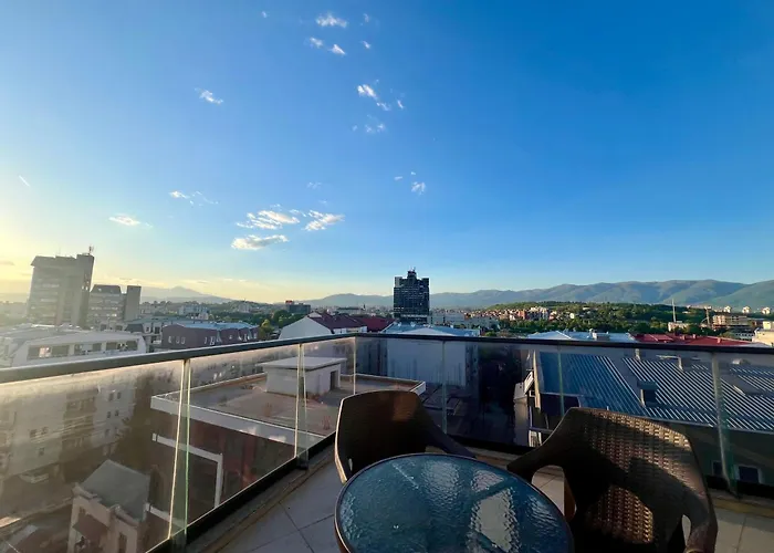 Lush Penthouses - Eluxory Apts Apartment *