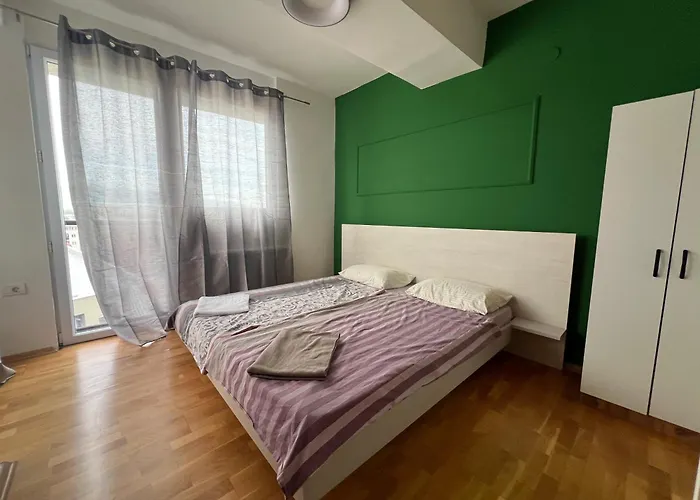 Lush Penthouses - Eluxory Apts *