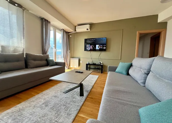 Lush Penthouses - Eluxory Apts Apartment